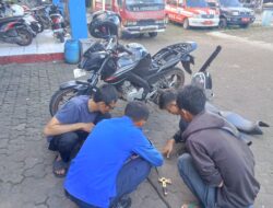 Rantai Motor Putus, Seorang Pemuda di Sumedang Minta Bantuan Damkar