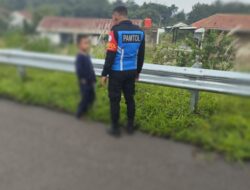 Diduga Kabur dari Pesantren, Seorang Bocah Ditemukan Tersesat di Tol Cisumdawu Sumedang
