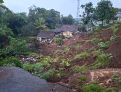 Pergeseran Tanah di Cisalak Sumedang, Puluhan Warga Dievakuasi ke Kantor Desa