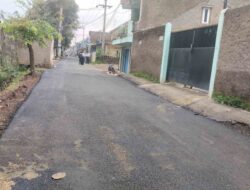 Warga Sumringah, Pemdes Cisempur Hotmix Jalan Sepanjang 600 Meter