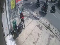 Sepasang Muda-mudi Terekam CCTV Curi Motor di Cileunyi