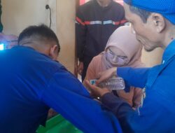 Cincin Tersangkut di Jari Bengkak, Damkar Tanjungsari Lakukan Evakuasi dalam 8 Menit