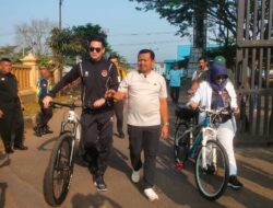 Jumat Pertama Penggunaan Angkot Bagi ASN dan Non ASN, Bupati Sumedang Berangkat Kerja Naik Angkot
