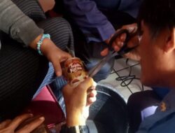Damkar Sumedang Evakuasi Mahasiswi yang Jarinya Terjebak di Botol Kaleng Minuman