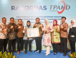 Inovatif dan Pro-Rakyat, TPAKD Sumedang Sabet Penghargaan Nasional dari Presiden Prabowo