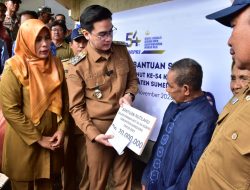 Bantuan Rutilahu Jadi Kado untuk Warga Cibunar di HUT Korpri ke-54 Tingkat Sumedang