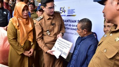 Bantuan Rutilahu Jadi Kado untuk Warga Cibunar di HUT Korpri ke-54 Tingkat Sumedang