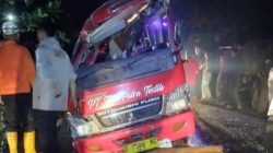 Tiga Tewas dan 17 Luka-Luka dalam Kecelakaan Maut Tanjakan Cae Wado Sumedang