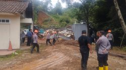 Longsor Terjang Pamulihan, Pabrik Air Mineral di Sumedang Ambruk Tertimbun Material