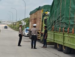 Petugas PJR Perkuat Pengamanan dan Pelayanan di Tol Cisumdawu Saat Libur Imlek 202