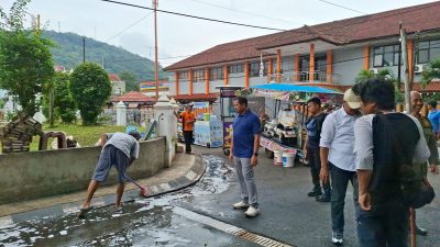 Bupati Pimpin Penataan Kebersihan Ruang Publik, Alun-alun Sumedang Dipercantik Sambut Ramadan