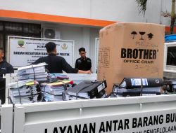 Geledah Kantor Kesbangpol Sumedang, Sejumlah Dokumen Dugaan Korupsi Anggaran 2024-2025, Diamankan Penyidik