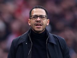 Chelsea Tertekan, Masa Depan Rosenior di Ujung Tanduk