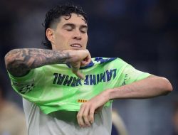 Barcelona Mulai Dekati Bastoni, Inter Belum Tentukan Harga