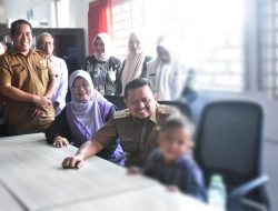 Bupati Sumedang Salurkan Bantuan Pribadi untuk Perbaikan Rumah Fikri