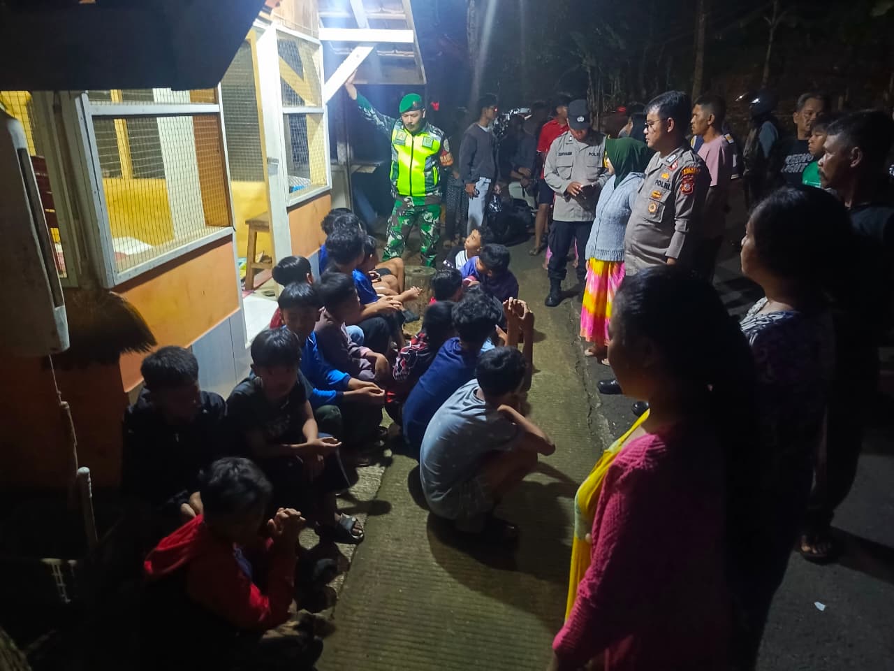 perang sarung Sumedang Selatan