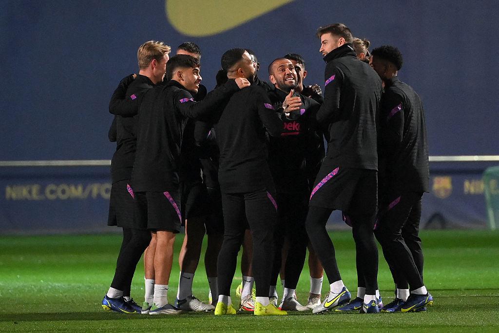 barcelona perkuat lini belakang bursa transfer 2026