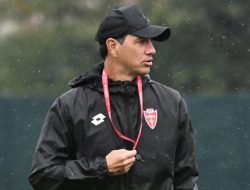 Nesta Tolak Spurs, Pilih Fokus Jadi Pelatih Kepala