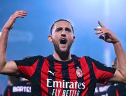 Leao Disoraki di San Siro, Eks Juventus: Harusnya Pergi Bareng Theo!