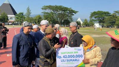 HJS ke-448, Bupati Sumedang Serahkan Santunan JKM Rp42 Juta kepada Ahli Waris