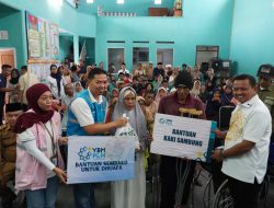 Hadirkan Senyum di HJS ke-448, YBM Bersama PLN Sumedang Salurkan Bantuan Kaki Palsu dan Sembako Untuk Warga Tomo