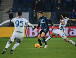 Inter Terancam Kehilangan Bastoni, Barcelona Menekan