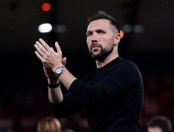 Chelsea Gigit Jari! Farioli Pilih Setia di Porto