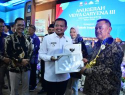 20 Insan Pendidikan di Sumedang Terima Penghargaan di Vidya Caryena III