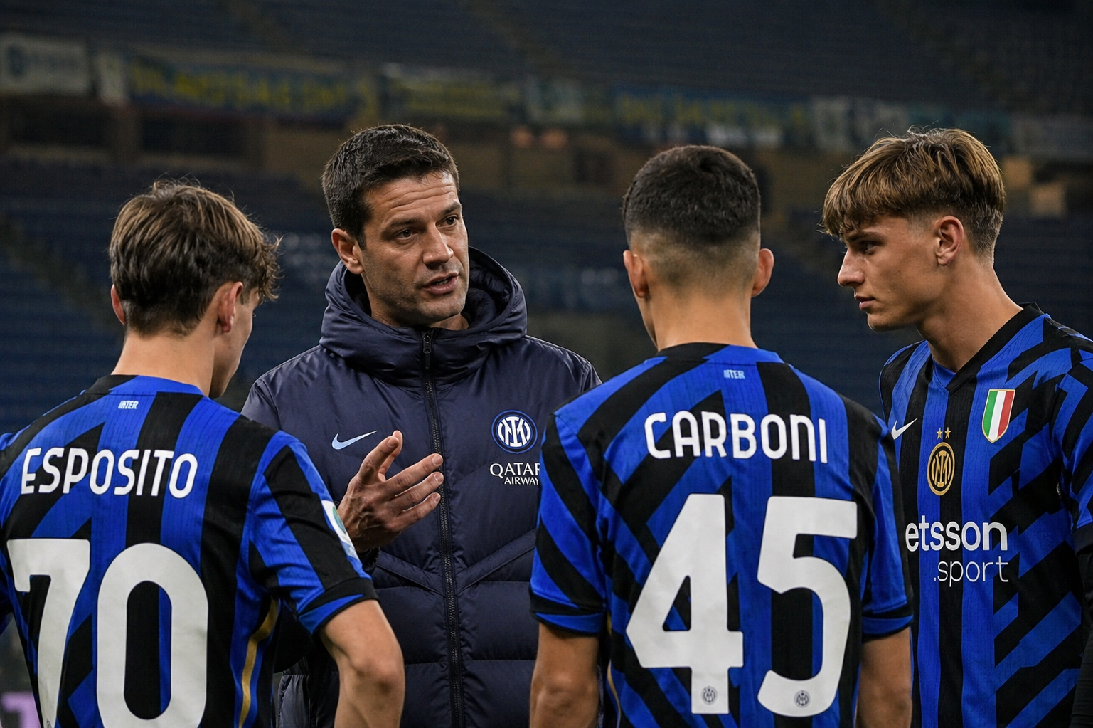 Ilustrasi Cristian Chivu memberi arahan kepada pemain muda Inter Milan dalam persiapan musim 2026/2027
