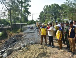 Pembangunan Sasak Beureum di Ujungjaya Sumedang Dikebut
