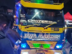 Dua Remaja Putri Terluka Parah Usai Motor Bertabrakan dengan Truk di Tanjungsari Sumedang