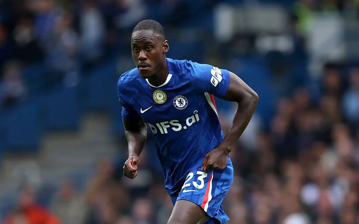 Como mundur Trevoh Chalobah