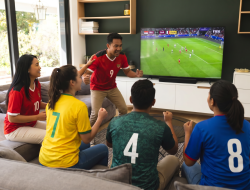 Bikin Nobar Makin Seru, Lazada Bagikan 6 Produk Andalan Sulap Ruang Keluarga Jadi Tribun VIP