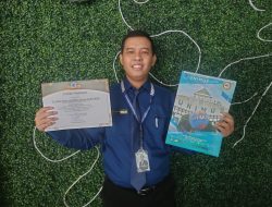 Produktif Menulis dan Raih Sejumlah Hibah, Prima Trisna Aji Terima Penghargaan Buku ISBN Terproduktif UNIMUS 2026