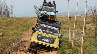 Mau Jelajahi Jatigede Sumedang dengan Jip? Ini Pilihan Wisata Offroad dan Tarifnya