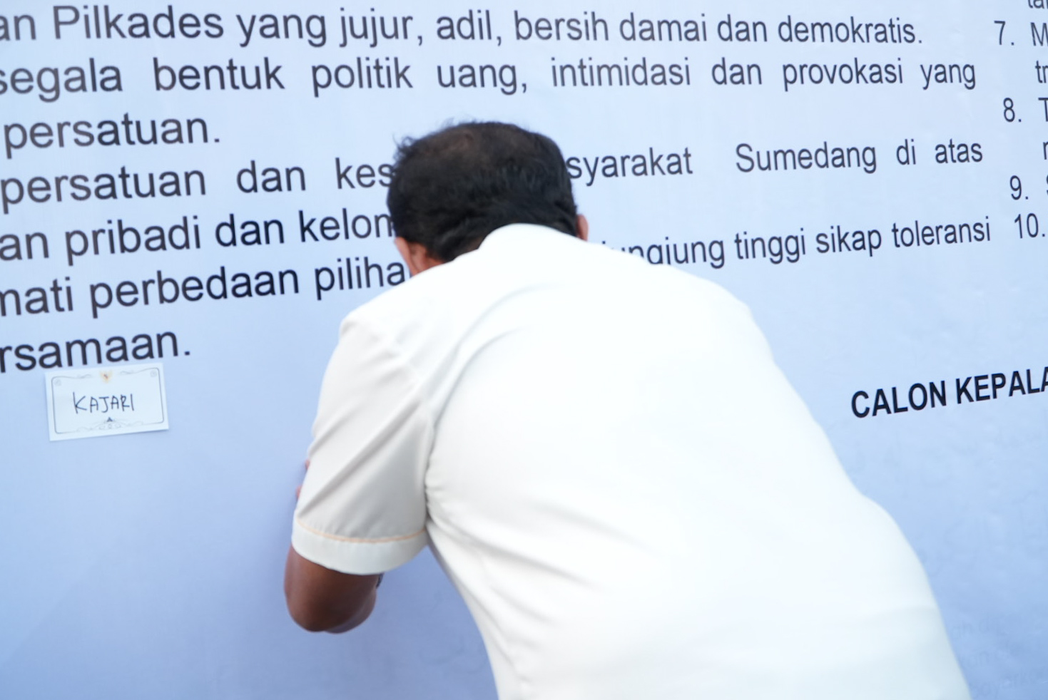 Deklarasi Damai Pilkades Sumedang, Bupati Ingatkan Calon Jangan Korbankan Persaudaraan