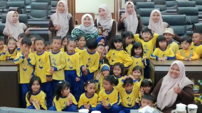 Kenalkan Profesi dan Tugas Wakil Rakyat, Siswa TK Asy-Syatibiiyyah Belajar di Gedung DPRD Sumedang